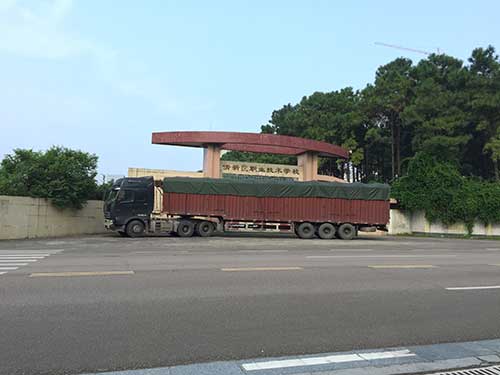 欣方圳仿大理石垃圾桶廠家為清遠(yuǎn)高校送貨上門。