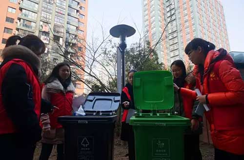 垃圾分類系列: 垃圾桶蓋合起來!